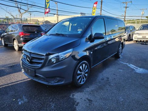 Used 2020 Mercedes-Benz Metris Passenger image 3