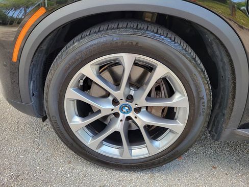 Used 2025 BMW X5 xDrive50e AWD/4WD image 19