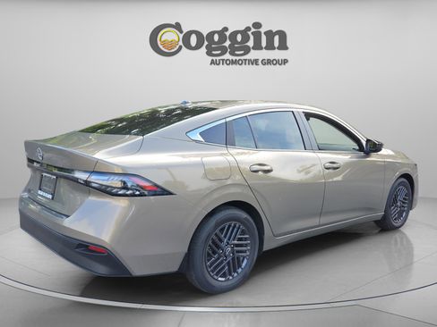 New 2026 Nissan Sentra SV w/ Floor Mat Package FWD image 5