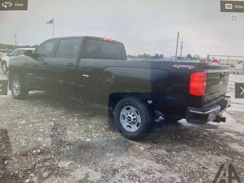 Used 2017 Chevrolet Silverado 2500 W/T AWD/4WD image 4