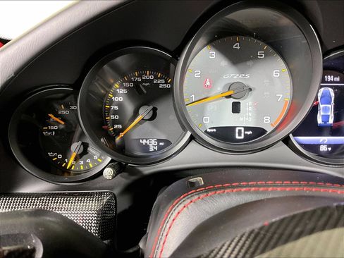 Used 2018 Porsche 911 GT2 RS RWD image 11