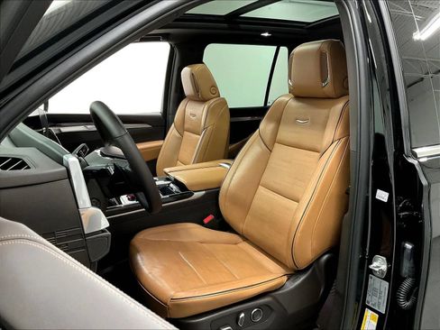Used 2025 Cadillac Escalade Premium Luxury w/ Touring Package AWD/4WD image 13