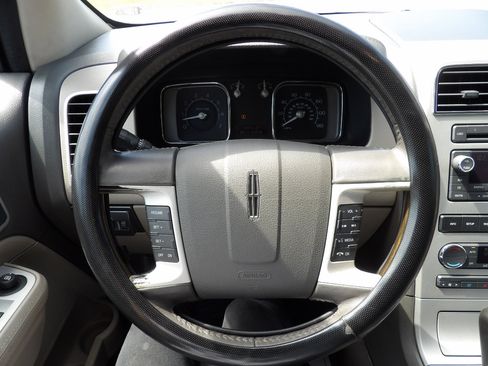 Used 2008 Lincoln MKX FWD image 11