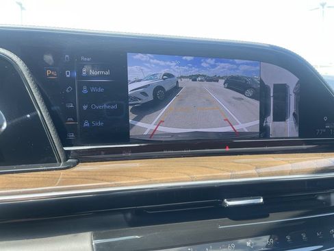 Used 2024 Cadillac Escalade ESV Sport Platinum w/ LPO, ONYX Package AWD/4WD image 17