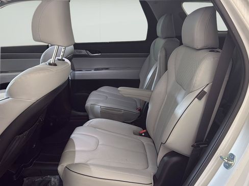 Used 2024 Hyundai Palisade SEL w/ Premium Package AWD/4WD image 9