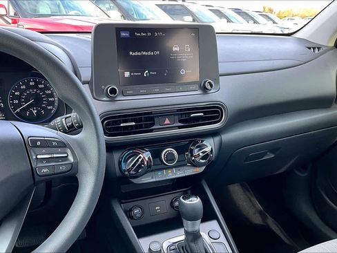 Certified 2023 Hyundai Kona SEL image 6