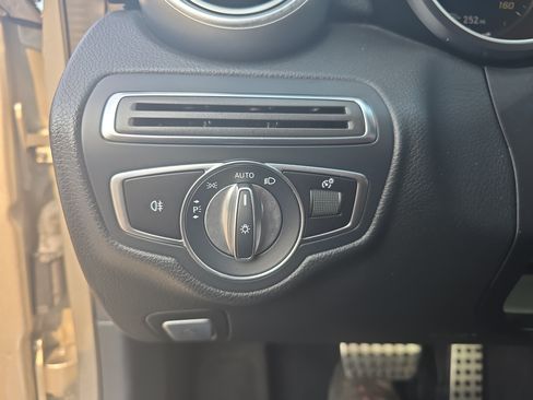 Used 2021 Mercedes-Benz C 300 Sedan image 22