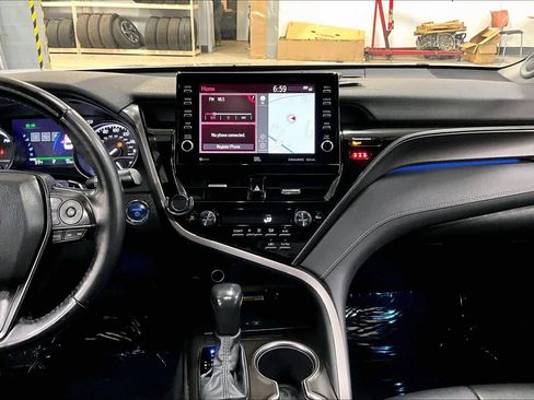 Used 2022 Toyota Camry XSE w/ Navigation Upgrade Package image 7