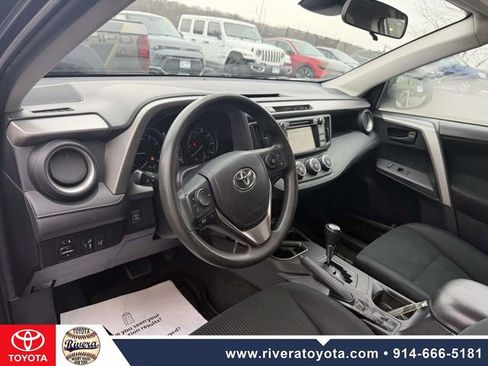 Used 2017 Toyota RAV4 LE image 10