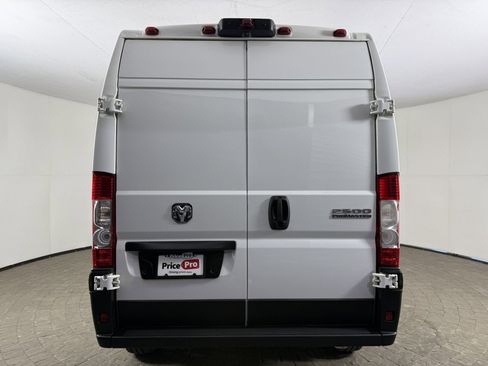 Used 2026 RAM ProMaster 2500 w/ Convenience Group FWD image 6