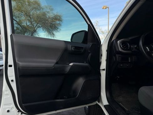 Used 2018 Toyota Tacoma SR5 image 35