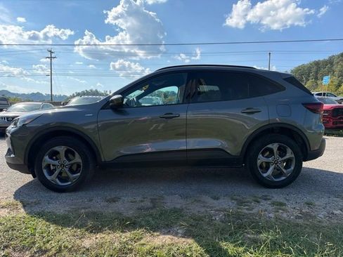 Used 2025 Ford Escape ST-Line Select AWD/4WD image 6