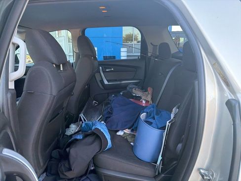 Used 2010 GMC Acadia SL w/ Preferred Package image 12