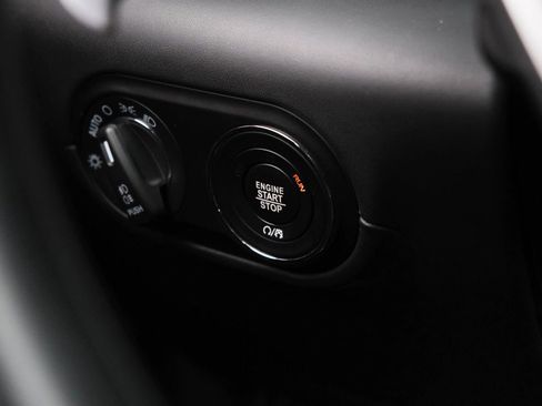 Used 2017 Maserati Levante S image 38