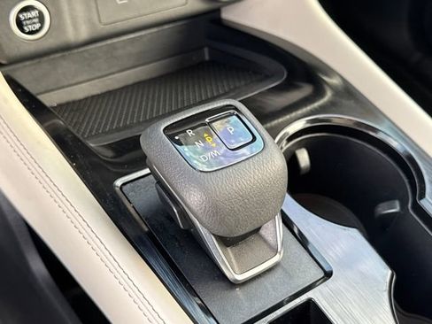 Used 2023 Nissan Rogue SL w/ SL Premium Package image 13