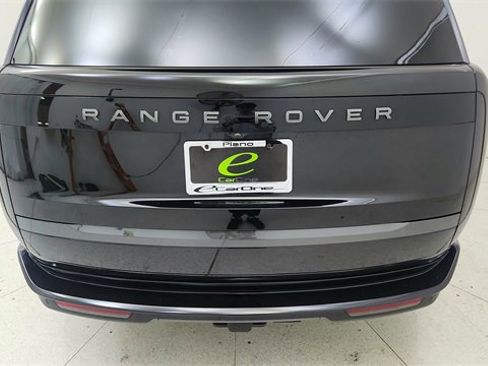 Used 2024 Land Rover Range Rover Long Wheelbase SE image 11