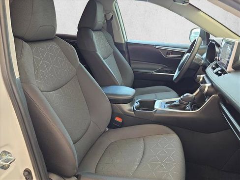 Used 2024 Toyota RAV4 XLE FWD image 19