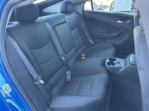 Used 2017 Chevrolet Volt LT w/ Comfort Package image 39