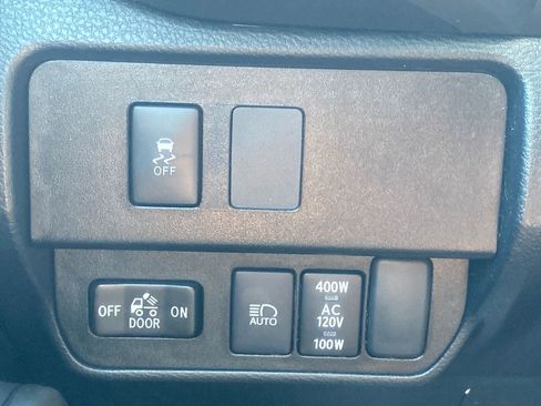 Used 2022 Toyota Tacoma TRD Sport image 31