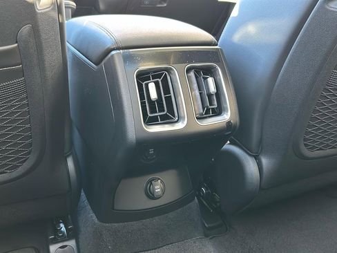 Certified 2025 Kia Sorento S w/ Panoramic Sunroof Package AWD/4WD image 20