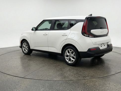 Used 2025 Kia Soul LX w/ LX Technology Package image 6