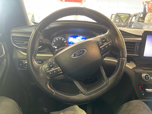 Used 2020 Ford Explorer XLT w/ Equipment Group 202A AWD/4WD image 15
