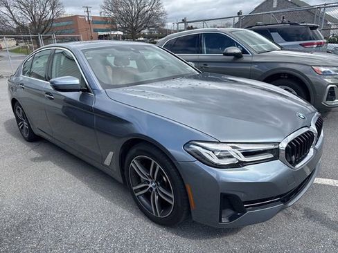 Used 2021 BMW 530i xDrive w/ Premium Package image 4