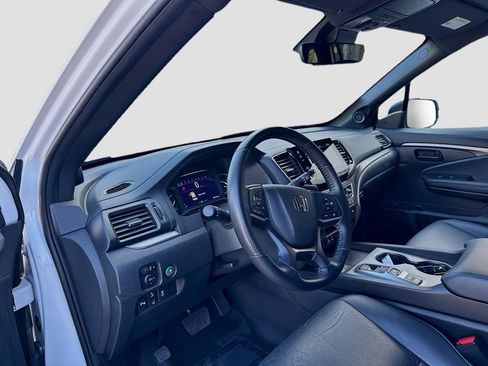 Used 2025 Honda Passport EX-L image 8