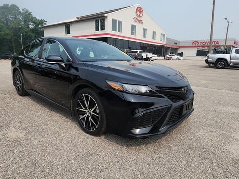 Certified 2023 Toyota Camry SE w/ Cold Weather Package AWD/4WD image 1
