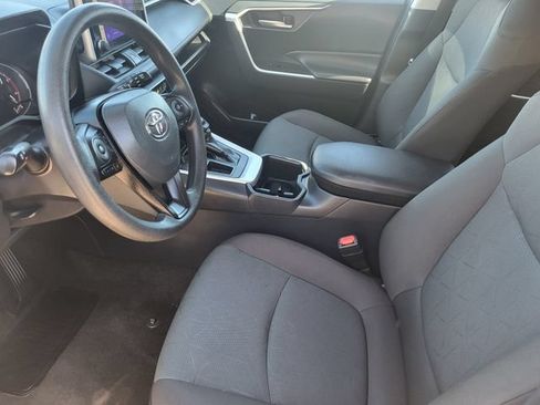 Used 2025 Toyota RAV4 XLE FWD image 12