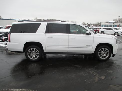 Used 2020 GMC Yukon XL Denali w/ Open Road Package image 3