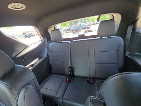 Used 2023 Chevrolet Traverse LT AWD/4WD image 27
