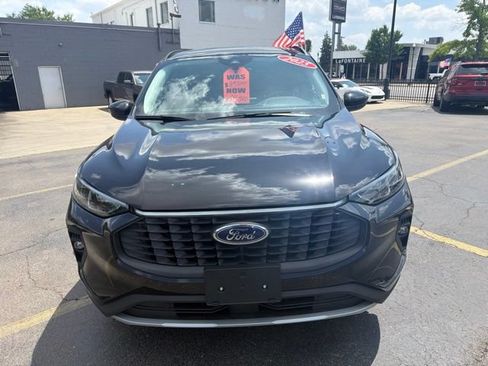 Used 2025 Ford Escape Platinum AWD/4WD image 3