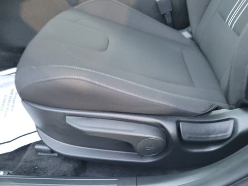 Certified 2025 Hyundai Elantra Sport image 15