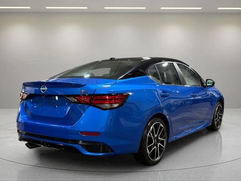 Used 2024 Nissan Sentra SR w/ SR Premium Package image 3