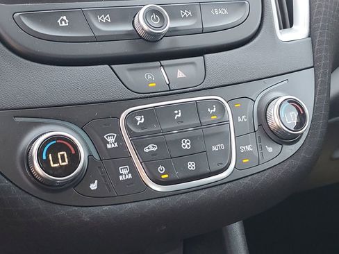 Used 2025 Chevrolet Malibu LT FWD image 18