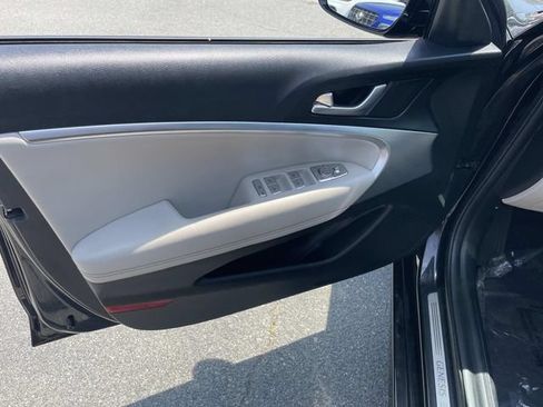 Used 2023 Genesis G70 2.0T AWD/4WD image 19
