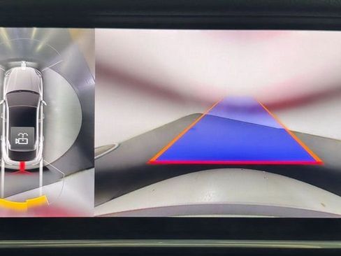 Used 2023 Porsche Cayenne Coupe image 19