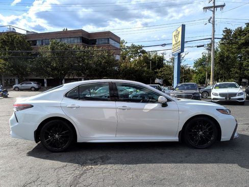 Used 2022 Toyota Camry XSE image 7