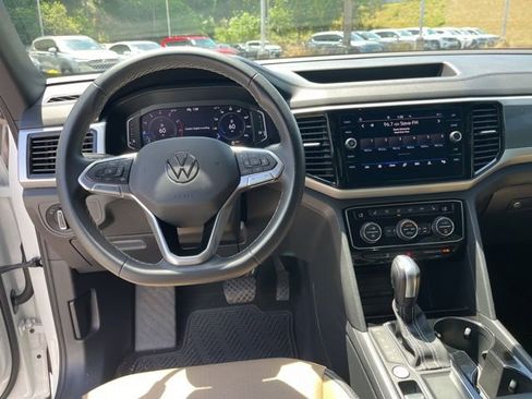 Used 2023 Volkswagen Atlas Cross Sport SE w/ Panoramic Sunroof Package FWD image 18