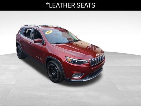 Used 2019 Jeep Cherokee Limited w/ Luxury Group image 3