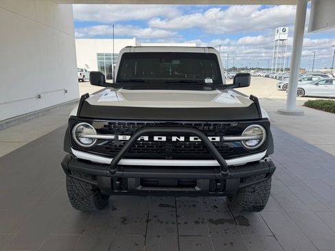 Used 2024 Ford Bronco Wildtrak image 3