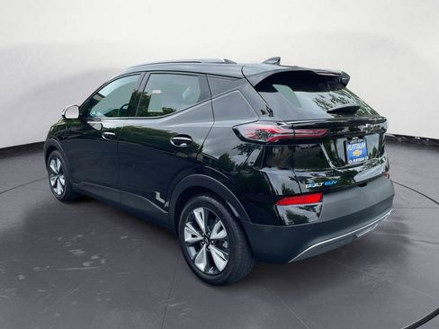 Used 2022 Chevrolet Bolt EUV LT w/ Convenience Package FWD image 5