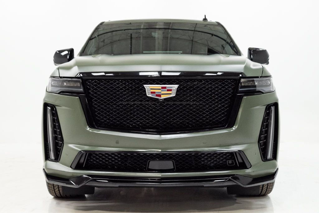 Used 2023 Cadillac Escalade V AWD/4WD image 9