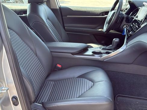 Used 2024 Toyota Camry SE FWD image 11