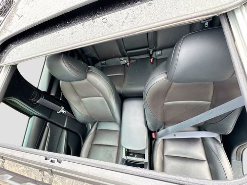 Used 2023 MAZDA MAZDA3 s image 27