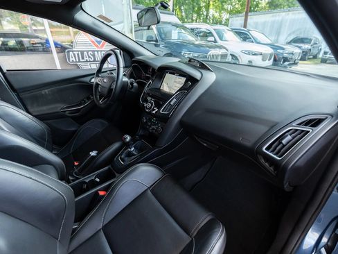 Used 2018 Ford Focus ST w/ Equipment Group 402A FWD image 22