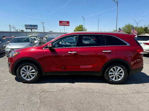 Used 2017 Kia Sorento LX w/ LX Convenience Package image 7
