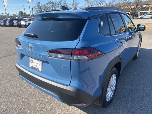 Used 2026 Toyota Corolla Cross LE image 5