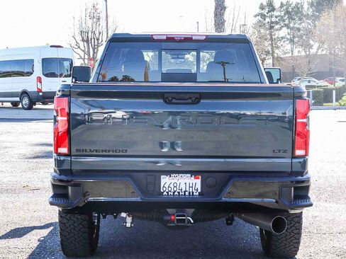 Used 2026 Chevrolet Silverado 2500 LTZ w/ LTZ Plus Package image 7